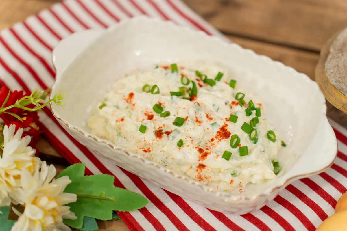 Receta de Dip de queso danés y hierbas