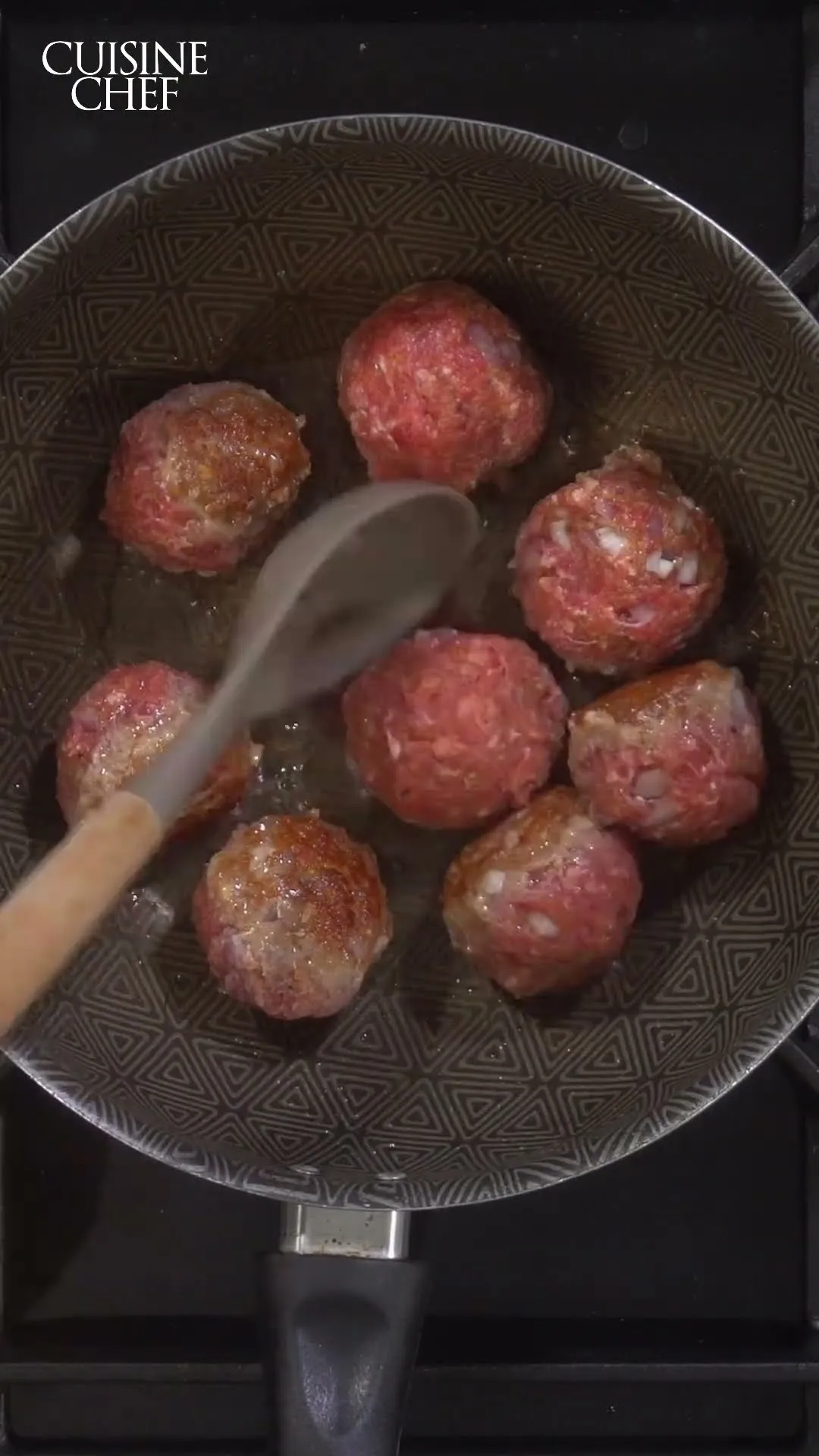 Receta de ¿Albóndigas rellenas de queso? ¡Sí, por favor! Cuando lo tradicional se vuelve irresistible.