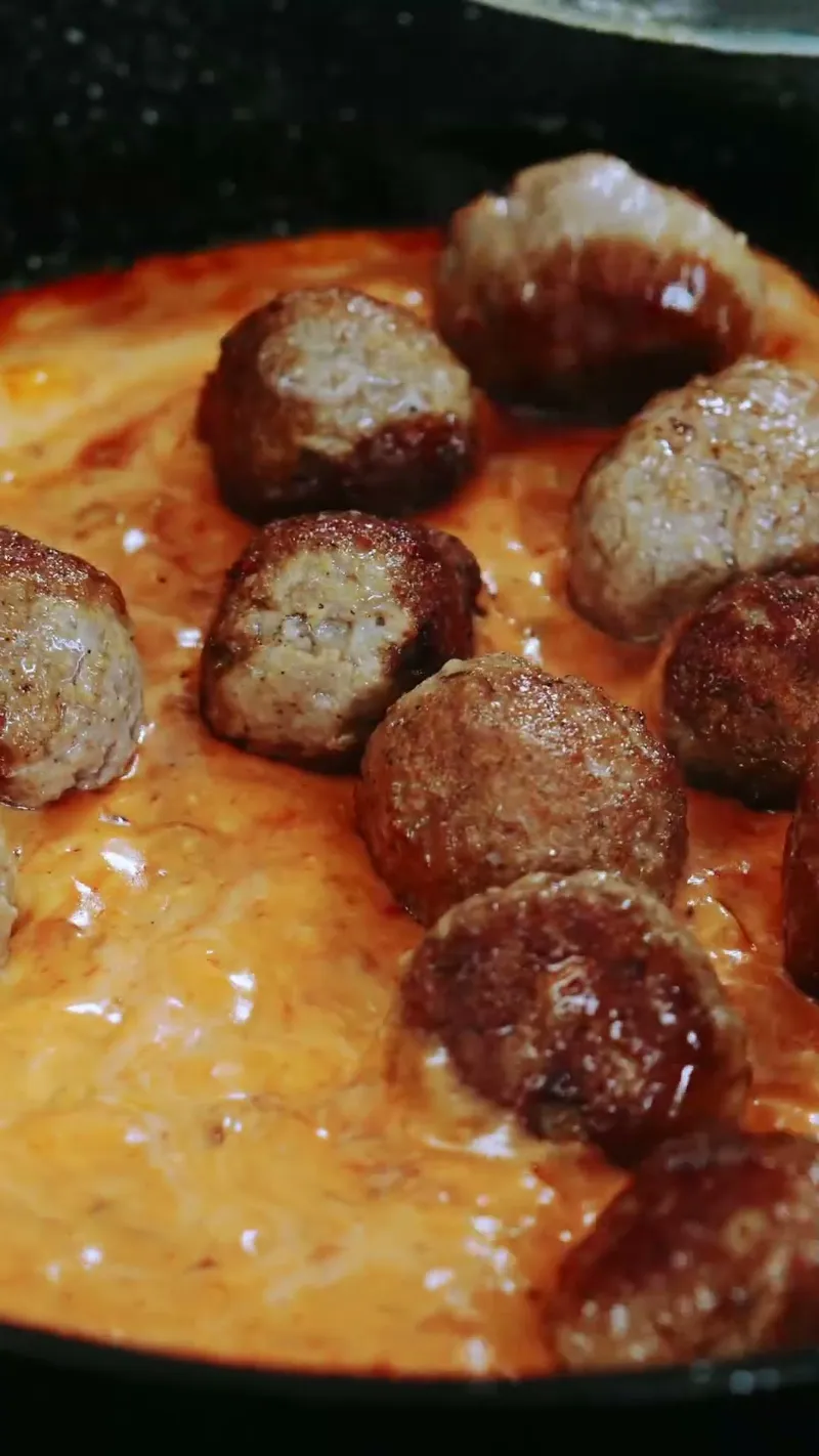 Receta de Puré de Papa con Albóndigas Cremosas