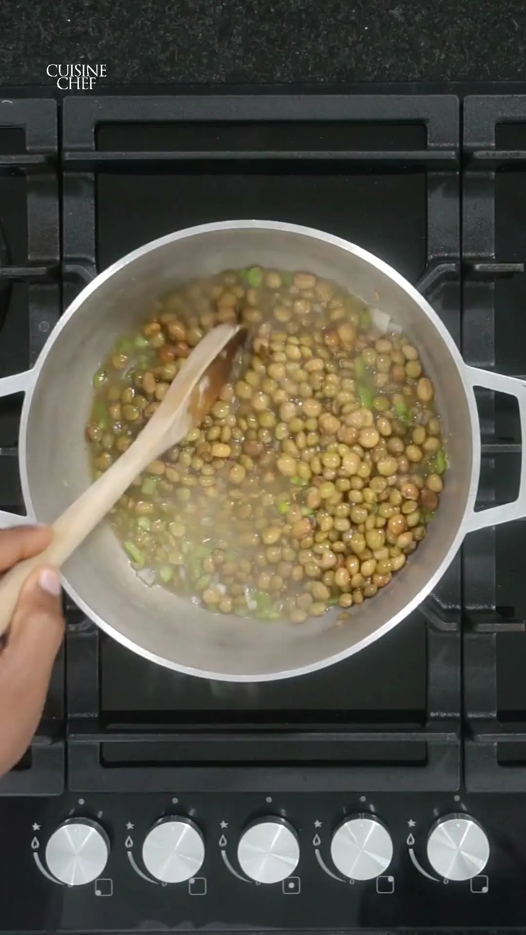 Receta de ¡Prepárate para disfrutar de un clásico dominicano! Este sabroso moro de guandules.