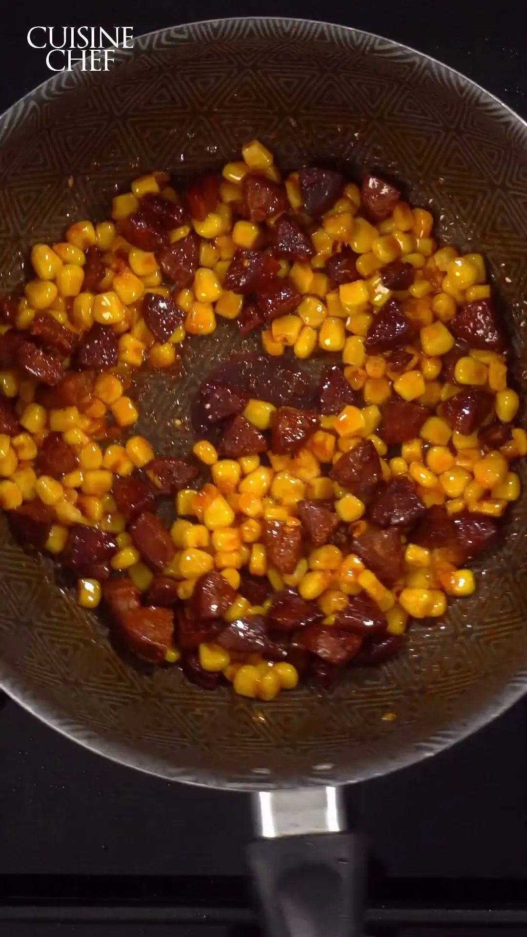 Receta de Tacos rellenos de papas, chorizo, maíz y muuucho queso ¿Quién se anima a probarlos?