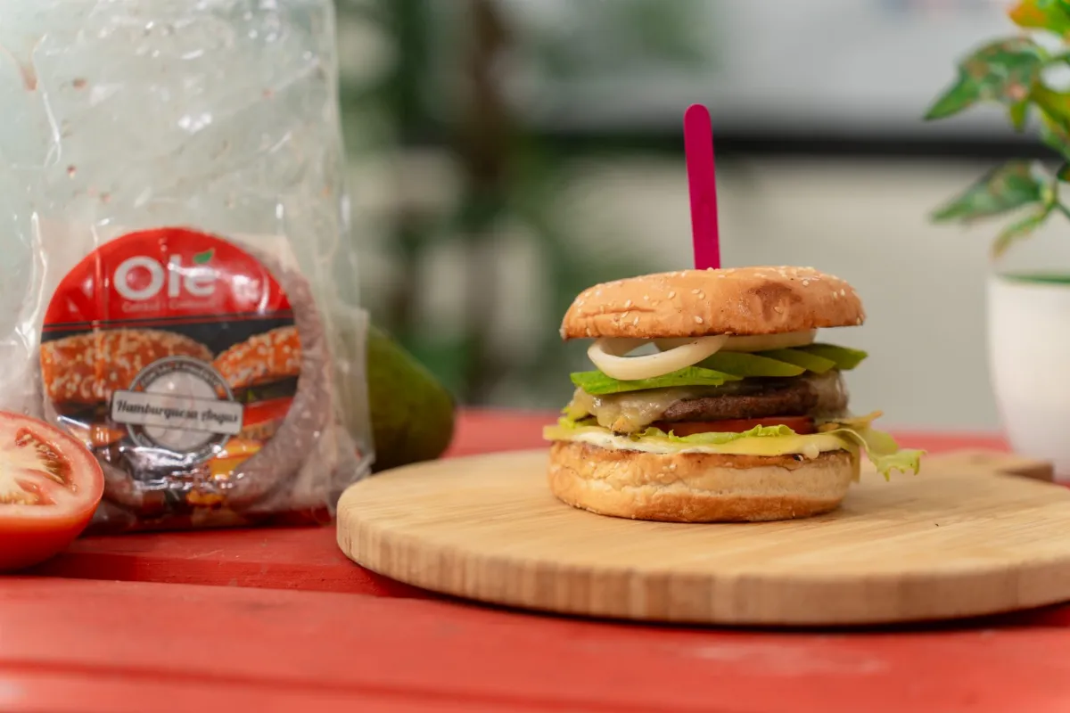 Receta de Vive la experiencia de una hamburguesa que despierta tus sentidos.
