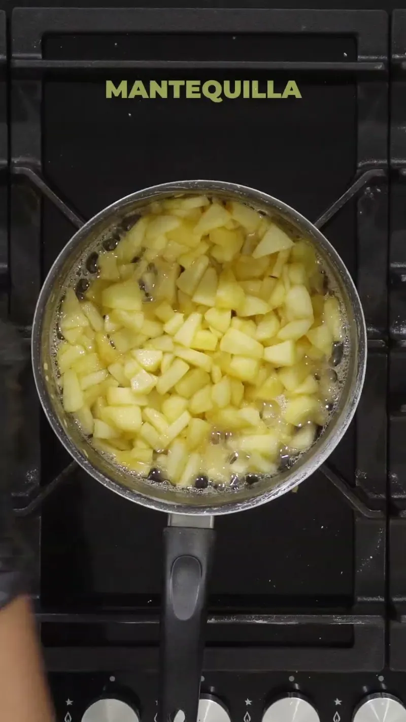 Receta de Mini Pay de Manzana | Receta Fácil y Deliciosa de Pay de Manzana Individual