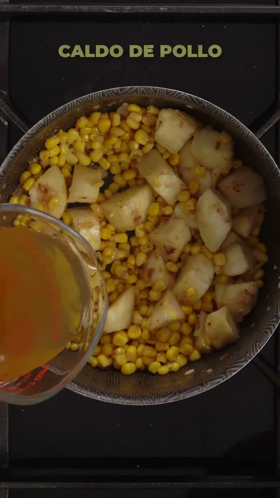 Receta de Sopa Cremosa de Yuca y Maíz con Tocineta | Receta Fácil y Deliciosa