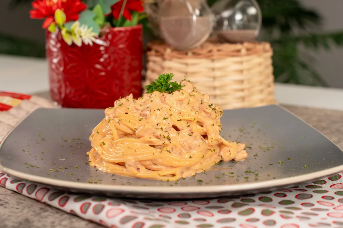 Receta de Amor a primera vista: espagueti con salchichas italianas.