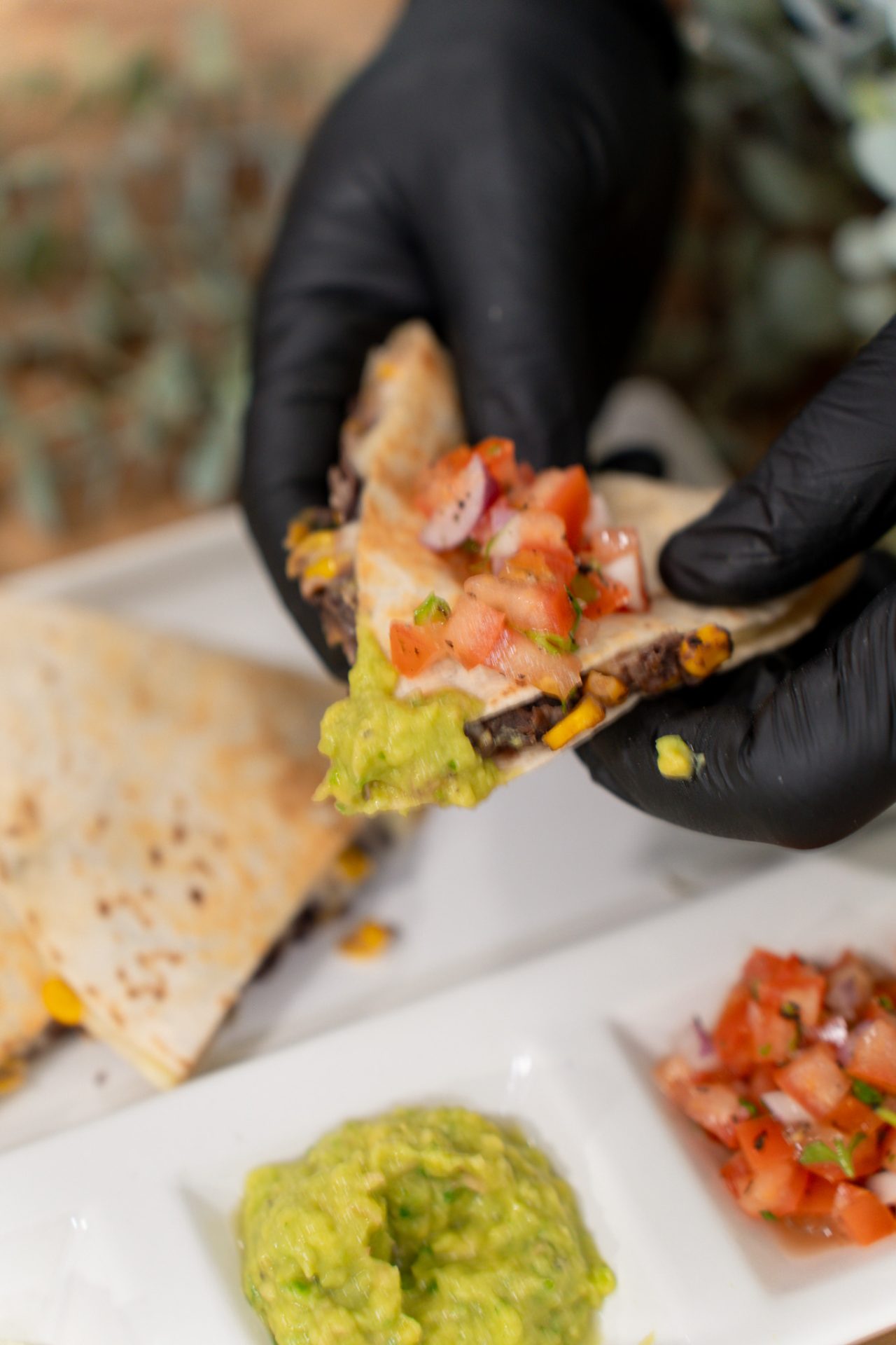 Quesadillas Express de Frijoles Negros y Maíz