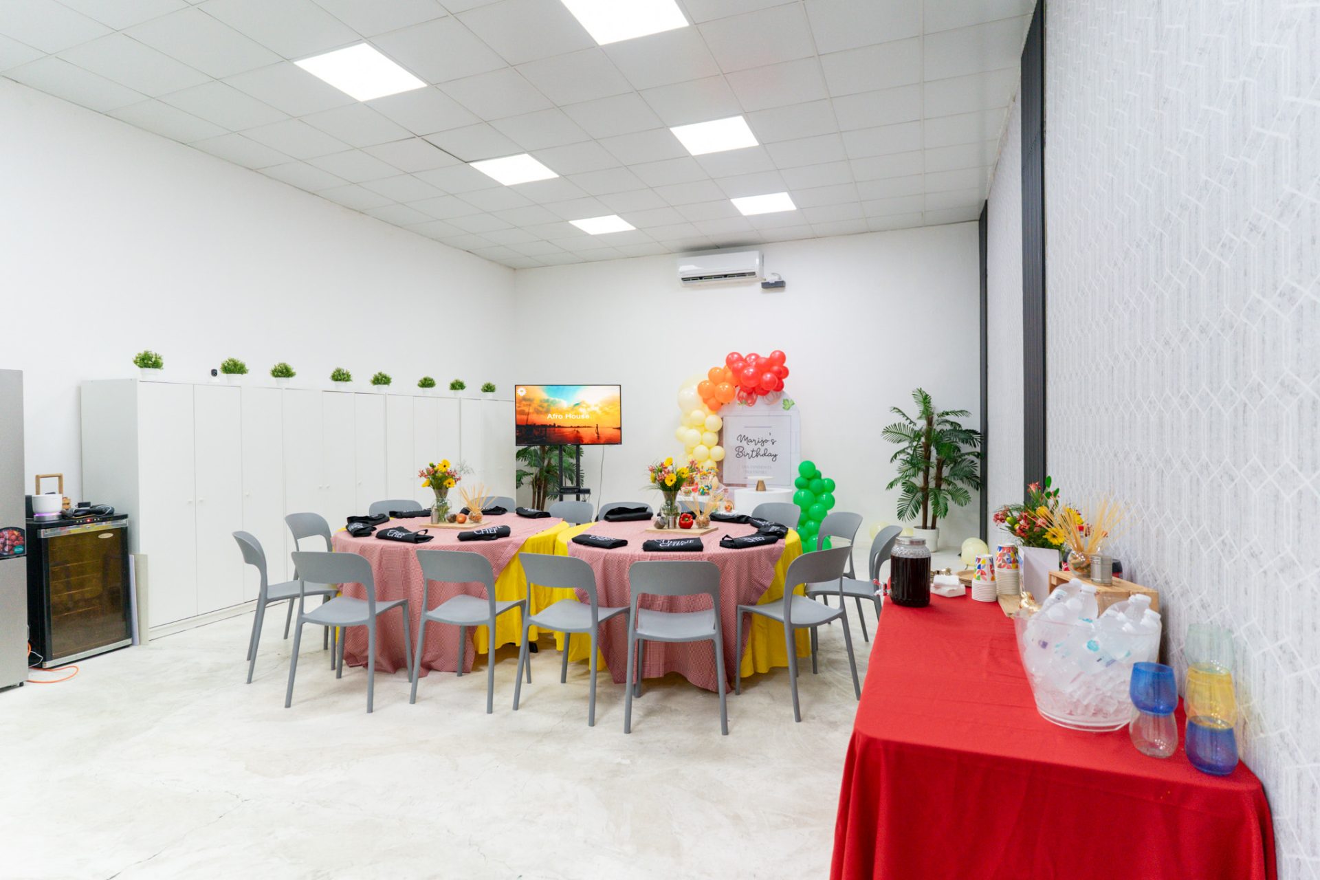 Evento corporativo de team building culinario en CuisineChef RD